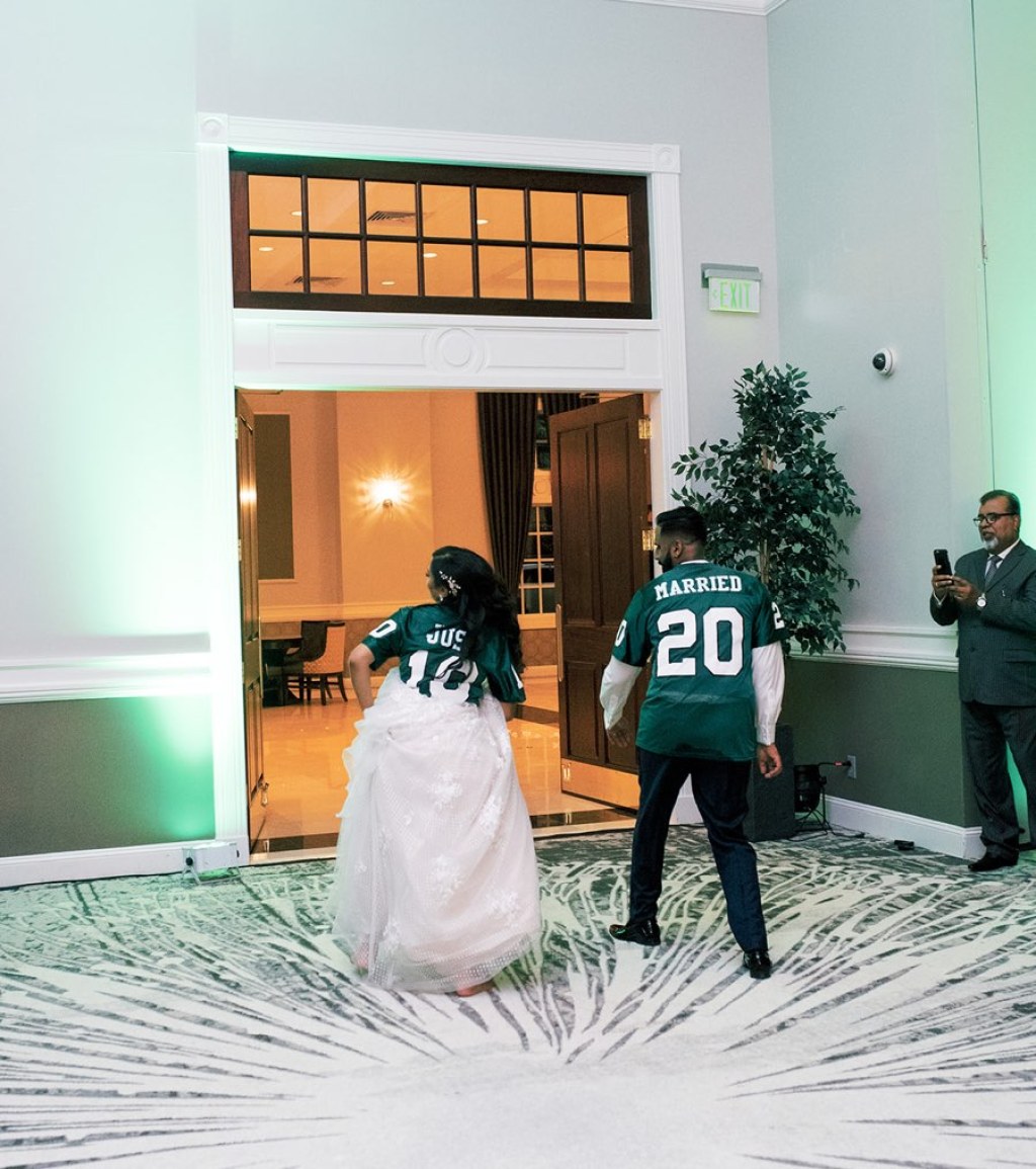 Picture of: This Couple Wore “Just Married” Eagles Jerseys at Their Wedding