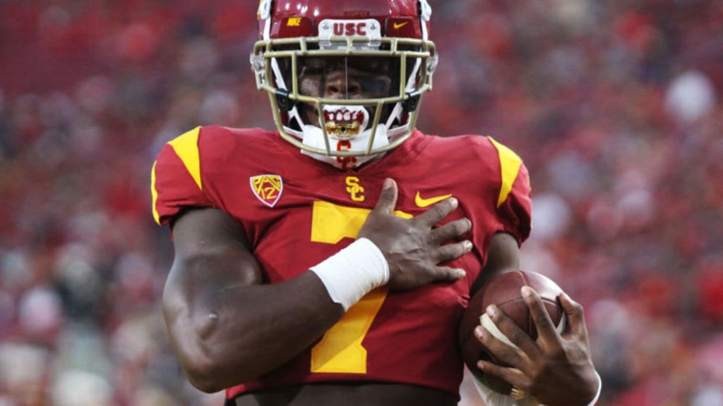 Picture of: USC football should embrace messages on patches, but keep no
